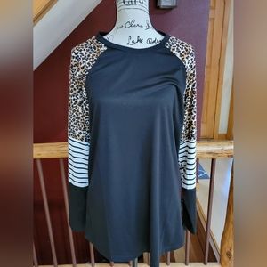 Long Sleeve Black Leopard Top Sunshine & Rodeos, Size 2XL